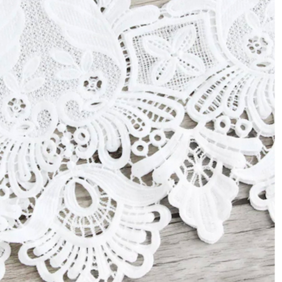 Adorable Lace Cami Crop Top - Picture 2 of 2